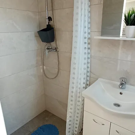 Max Apartment *