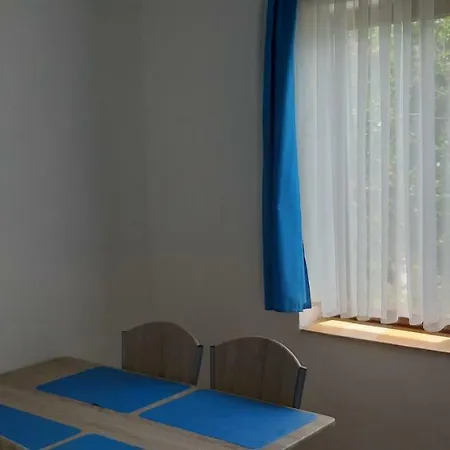 Max Apartment Vir